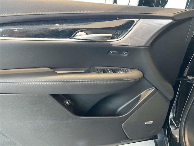 used 2025 Cadillac XT5 car