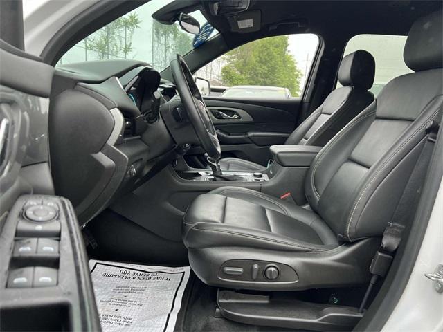 used 2023 Chevrolet Traverse car, priced at $31,900