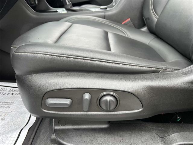 used 2023 Chevrolet Traverse car, priced at $31,900