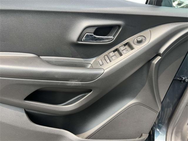 used 2022 Chevrolet Trax car, priced at $15,900
