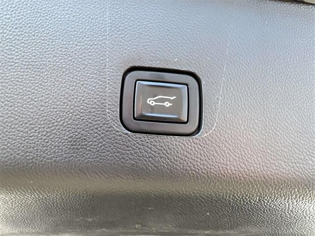 used 2021 Chevrolet Traverse car, priced at $24,150