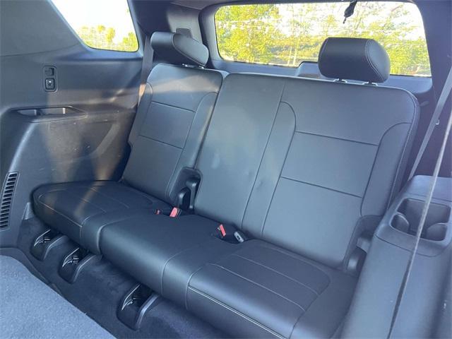 used 2023 Chevrolet Traverse car, priced at $29,950