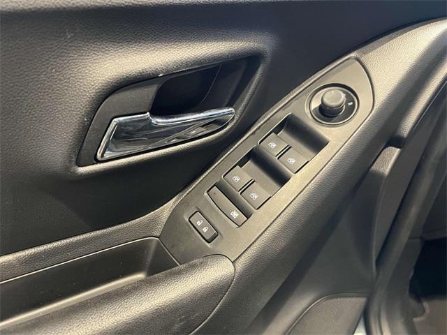 used 2022 Chevrolet Trax car, priced at $14,900