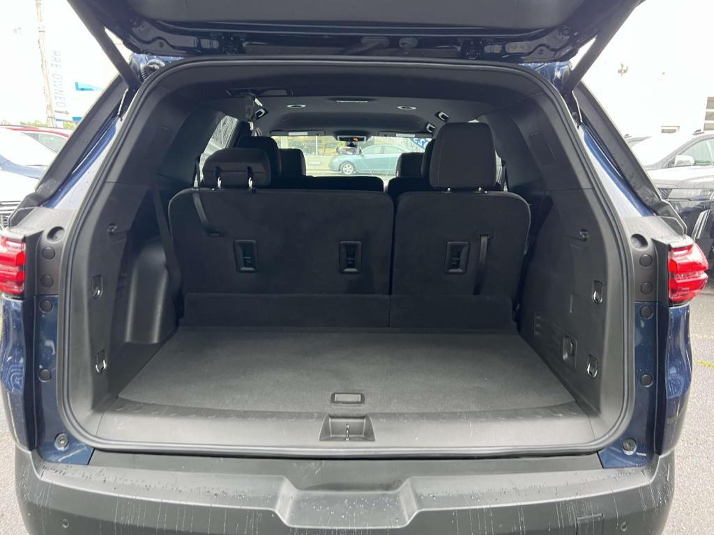 used 2023 Chevrolet Traverse car, priced at $28,100