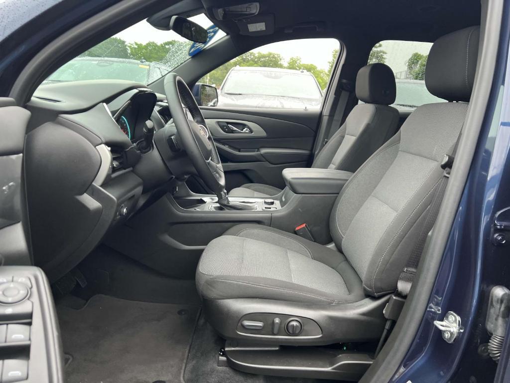 used 2023 Chevrolet Traverse car, priced at $28,100