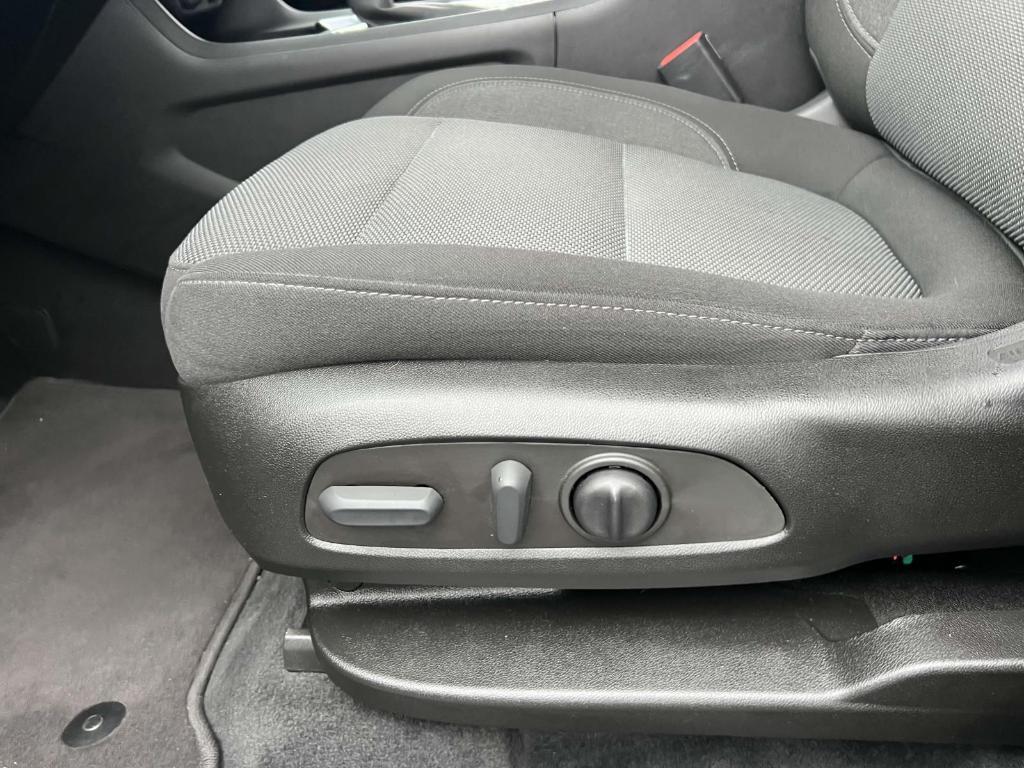 used 2023 Chevrolet Traverse car, priced at $28,100