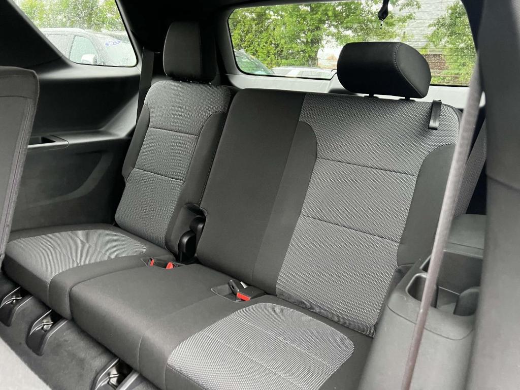 used 2023 Chevrolet Traverse car, priced at $28,100