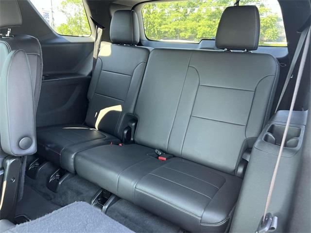 used 2023 Chevrolet Traverse car, priced at $27,300