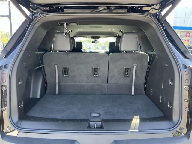 used 2023 Chevrolet Traverse car, priced at $27,300