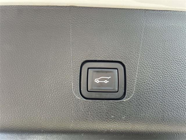 used 2023 Chevrolet Traverse car, priced at $35,500