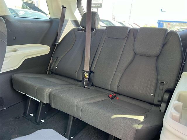 used 2022 Kia Carnival car, priced at $26,450