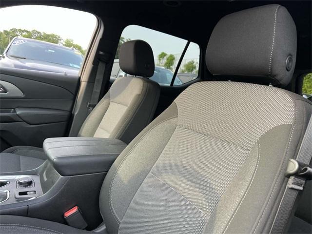 used 2022 Chevrolet Traverse car, priced at $25,800