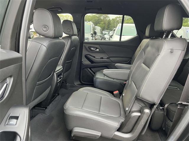 used 2022 Chevrolet Traverse car, priced at $27,500