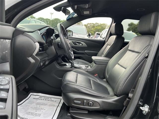 used 2022 Chevrolet Traverse car, priced at $27,500