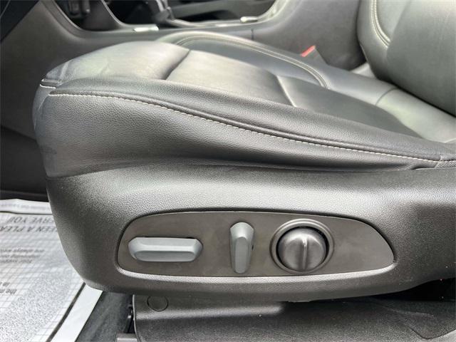 used 2022 Chevrolet Traverse car, priced at $27,500