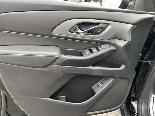 used 2022 Chevrolet Traverse car, priced at $27,500