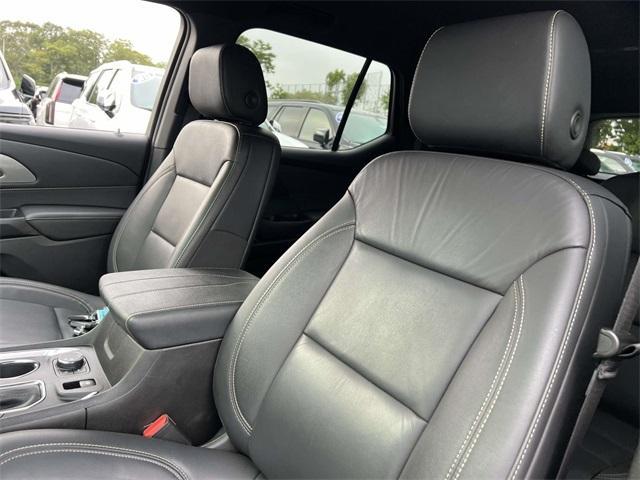 used 2022 Chevrolet Traverse car, priced at $27,500