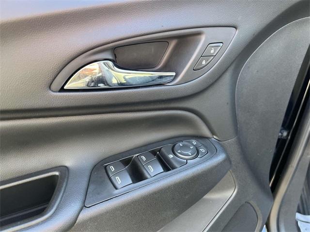 used 2022 Chevrolet Equinox car, priced at $18,800