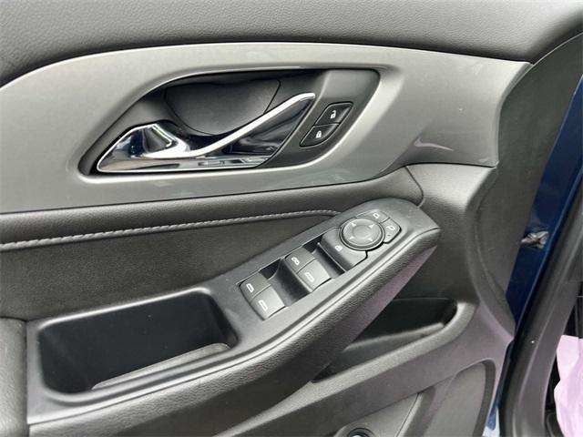 used 2022 Chevrolet Traverse car, priced at $26,900