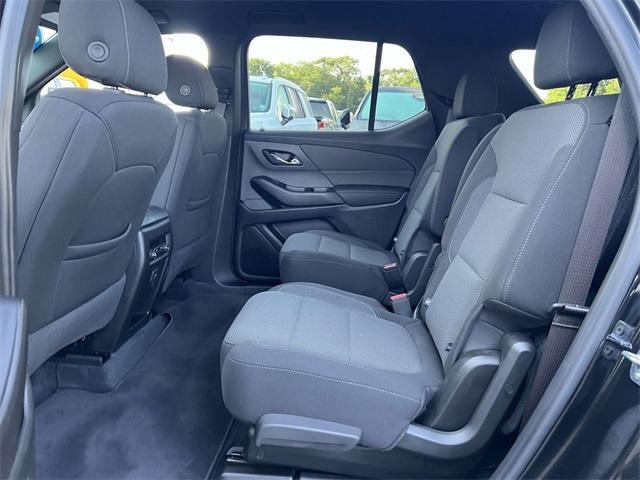 used 2023 Chevrolet Traverse car, priced at $27,300