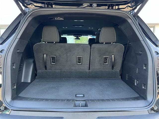 used 2023 Chevrolet Traverse car, priced at $27,300