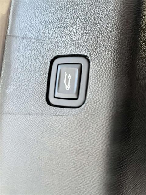used 2023 Chevrolet Traverse car, priced at $30,500