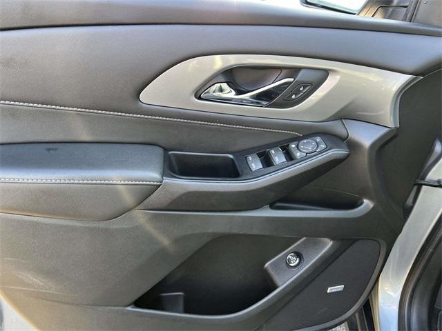used 2023 Chevrolet Traverse car, priced at $30,500