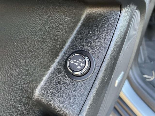 used 2023 Chevrolet Traverse car, priced at $30,500