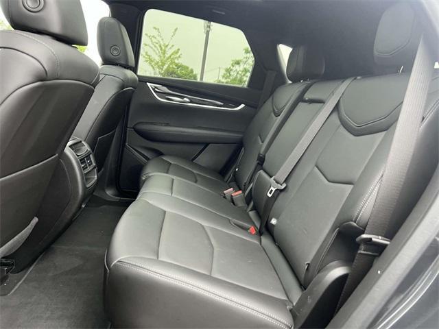 used 2022 Cadillac XT5 car, priced at $30,900