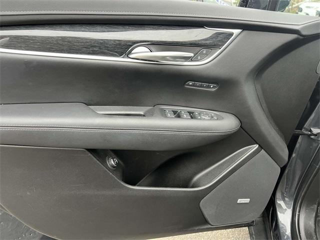 used 2022 Cadillac XT5 car, priced at $30,900