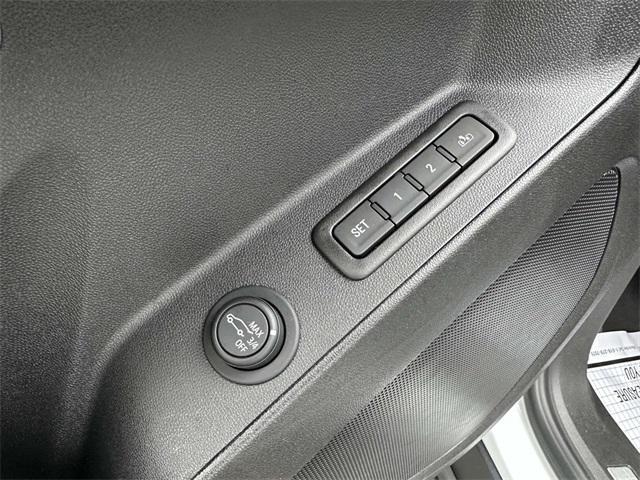 used 2022 Chevrolet Equinox car, priced at $22,300