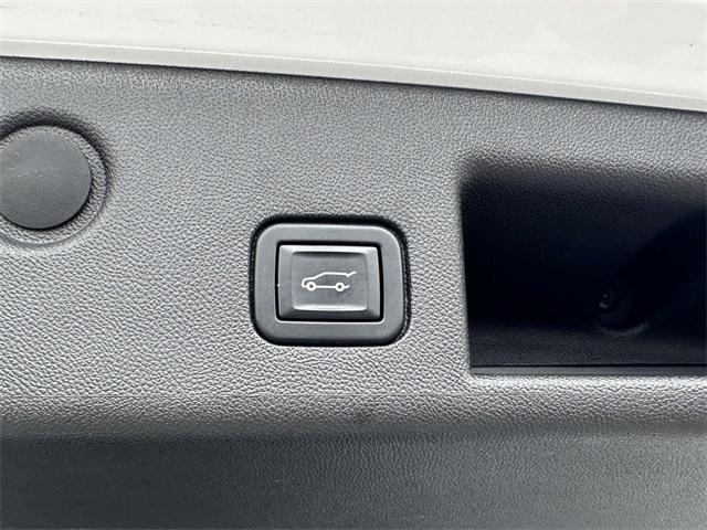 used 2022 Chevrolet Equinox car, priced at $22,300