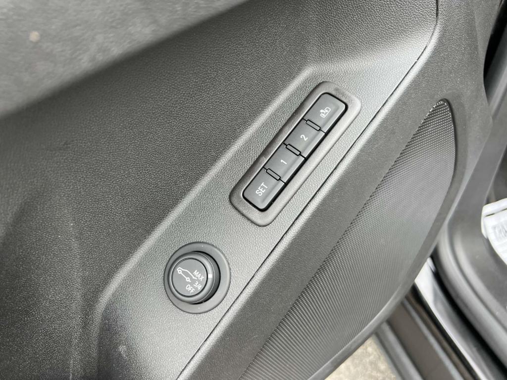used 2022 Chevrolet Equinox car, priced at $23,950