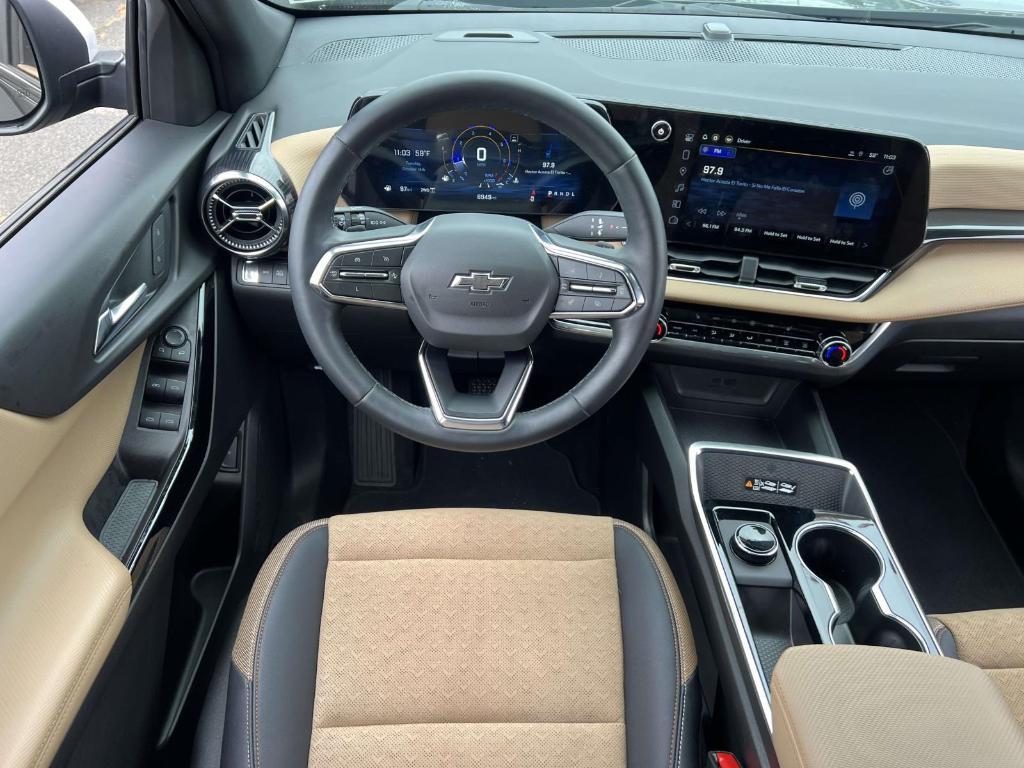 used 2025 Chevrolet Equinox car
