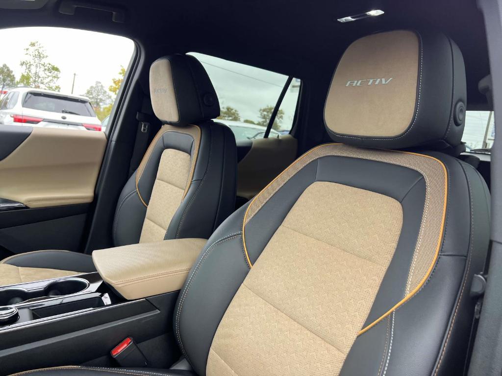 used 2025 Chevrolet Equinox car