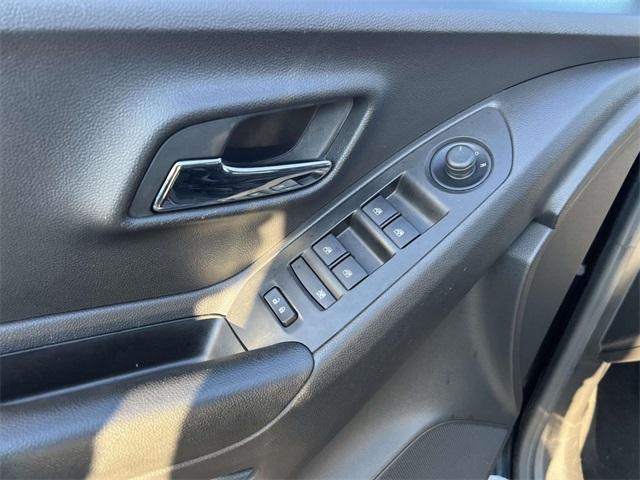 used 2022 Chevrolet Trax car, priced at $15,850