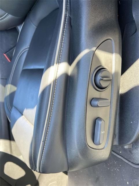 used 2022 Chevrolet Traverse car, priced at $31,500