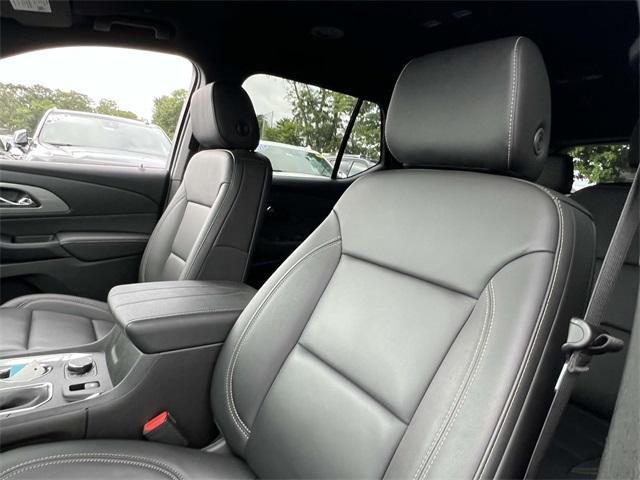 used 2023 Chevrolet Traverse car, priced at $28,600