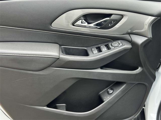 used 2023 Chevrolet Traverse car, priced at $28,600