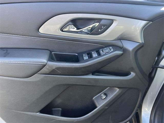 used 2023 Chevrolet Traverse car, priced at $28,200