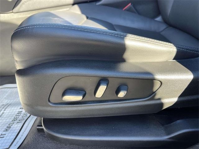 used 2025 Cadillac XT5 car, priced at $42,700