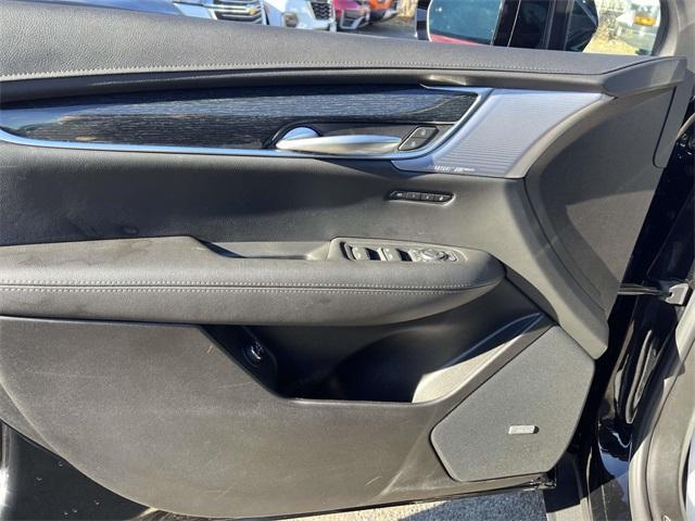 used 2025 Cadillac XT5 car, priced at $42,700