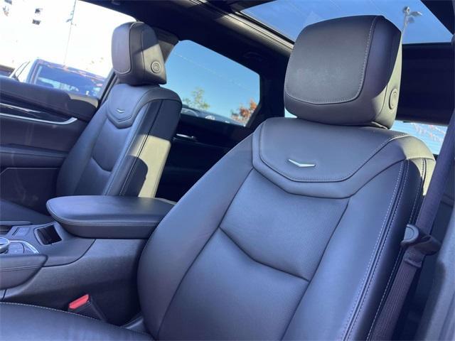 used 2025 Cadillac XT5 car, priced at $42,700