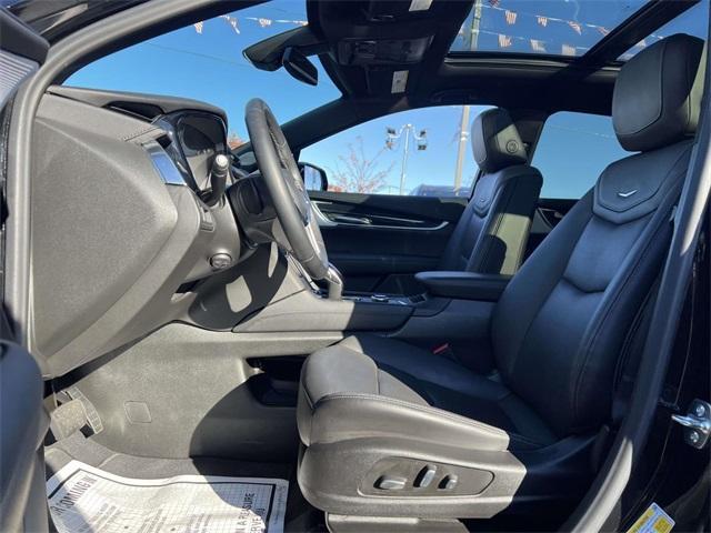 used 2025 Cadillac XT5 car, priced at $42,700