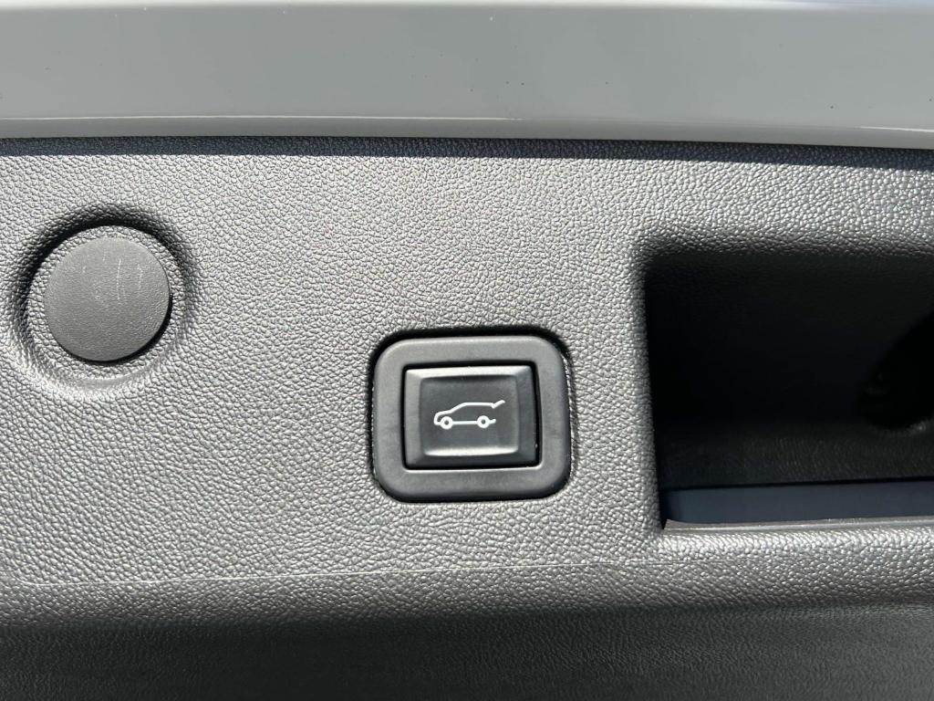 used 2022 Chevrolet Equinox car, priced at $22,800