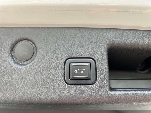 used 2022 Chevrolet Equinox car, priced at $17,500