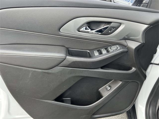used 2023 Chevrolet Traverse car, priced at $30,500