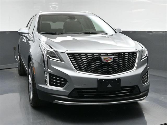 new 2025 Cadillac XT5 car, priced at $54,515