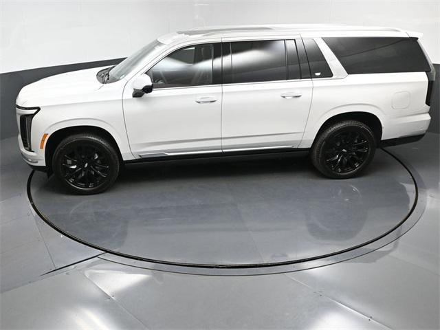 new 2025 Cadillac Escalade ESV car