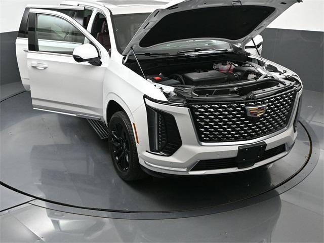 new 2025 Cadillac Escalade ESV car